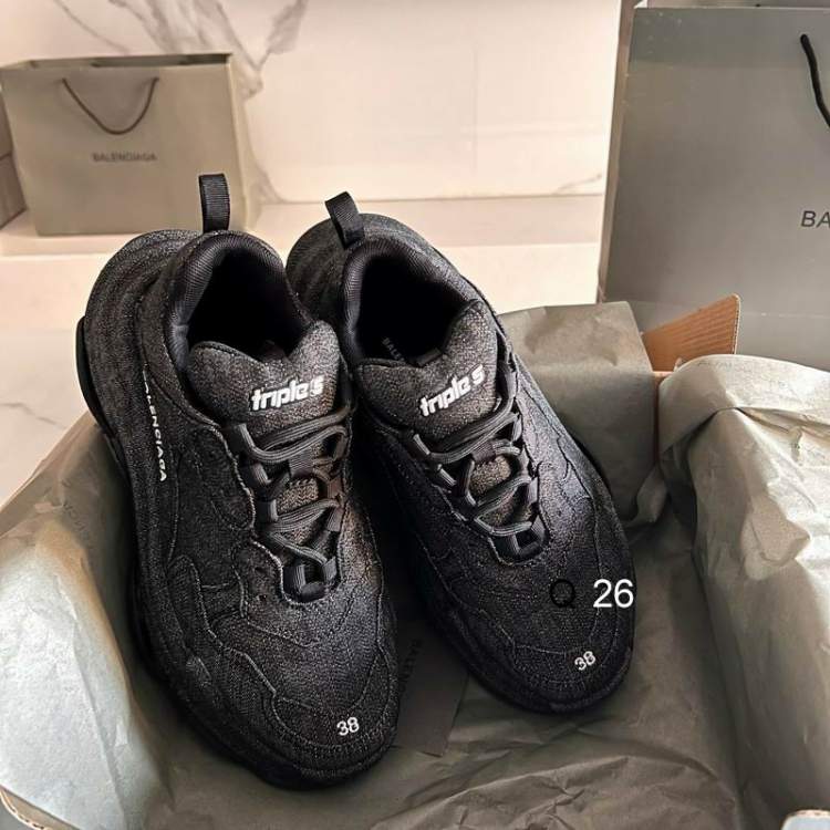Picture of Balenciaga Shoes _SKUBALENCIAGAsz35-45L01171279